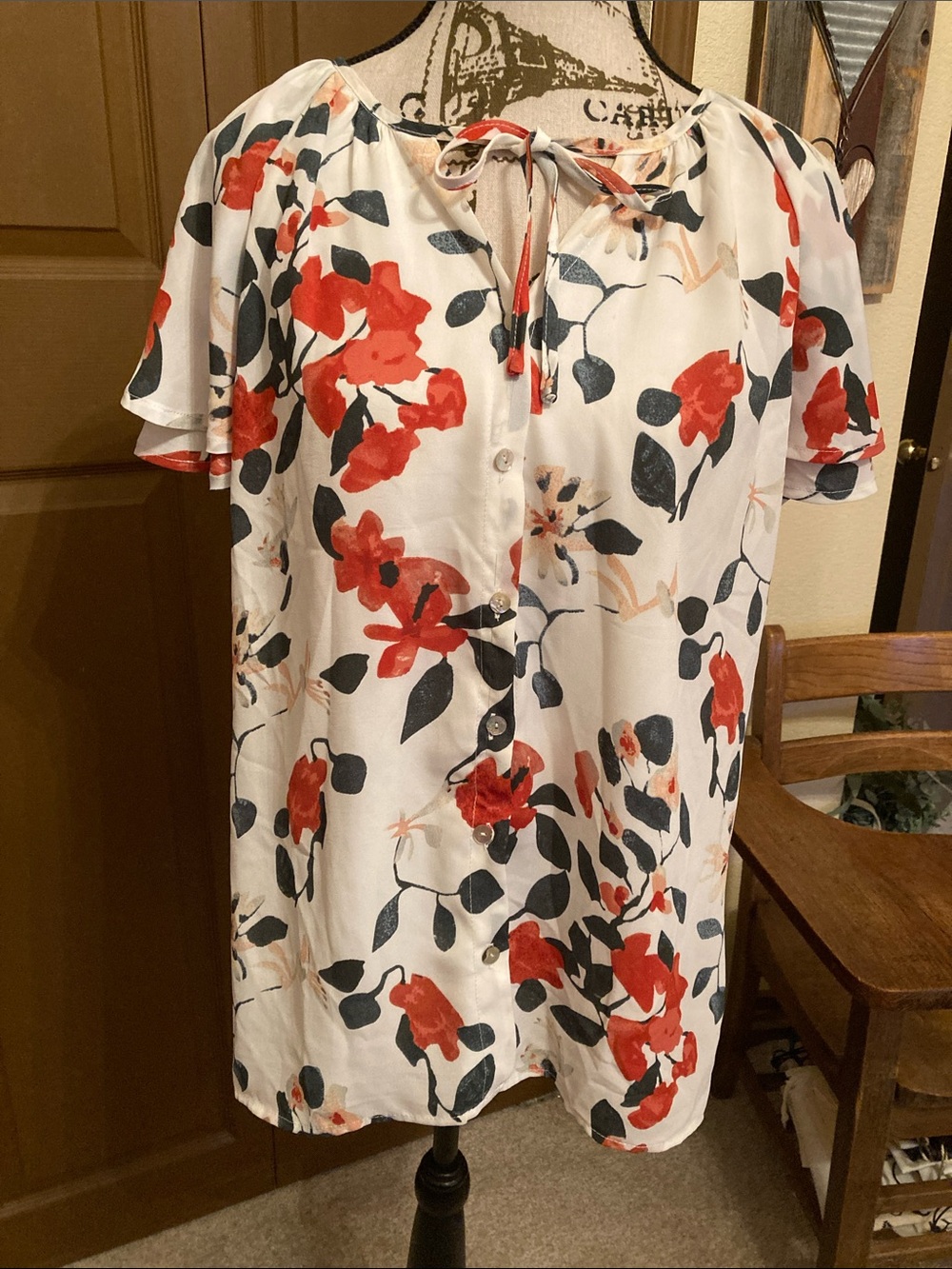 Floral Short Sleeve Top Tie Top/Blouse EUC